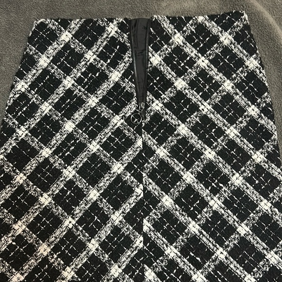 Suzy Shier Dresses & Skirts - Suzy shier skirt black and white plaid size S